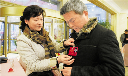 迎着风雪，我们来了