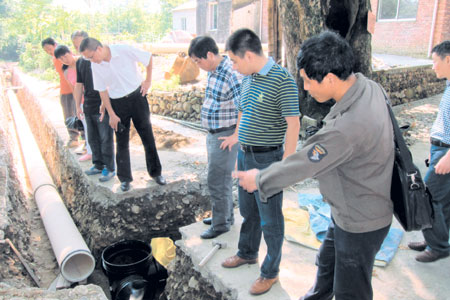 民主监督到村头