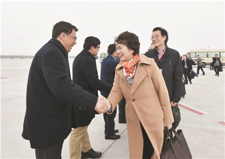 满怀信心赴盛会