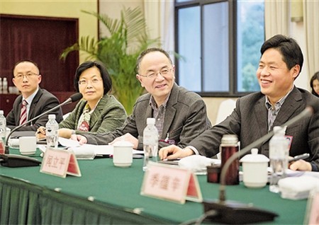 小组讨论