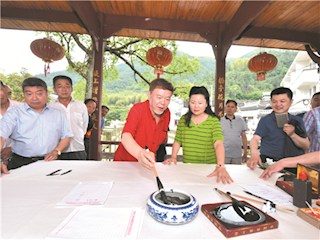送文化下乡