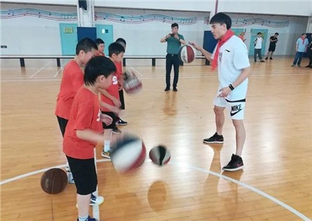送体育下乡