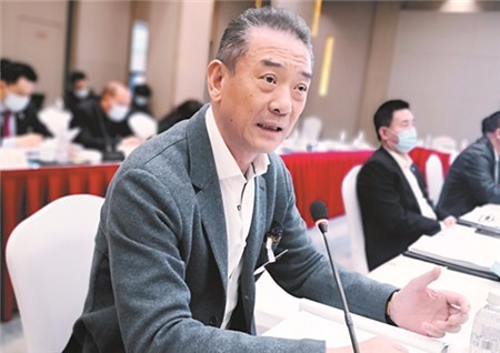 讨论政府工作报告