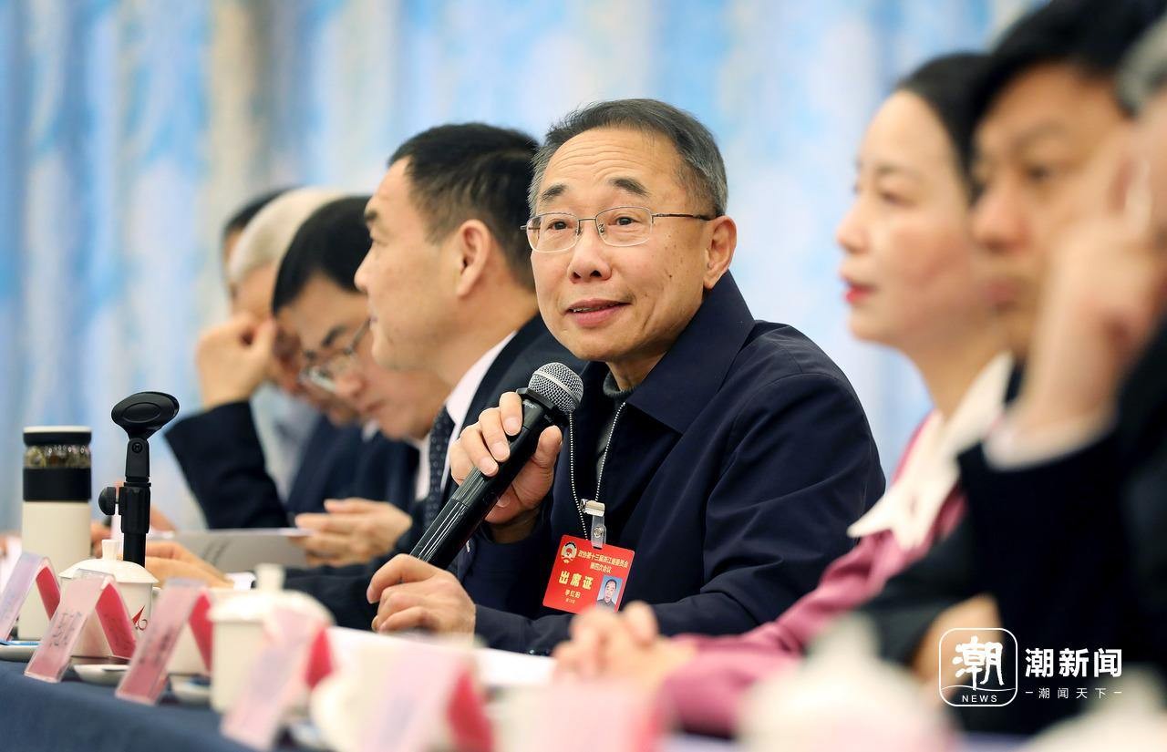 省政协委员分组讨论政府工作报告