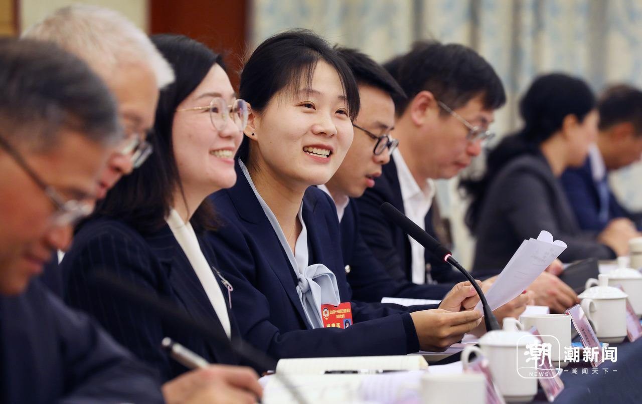 省政协委员分组讨论政府工作报告