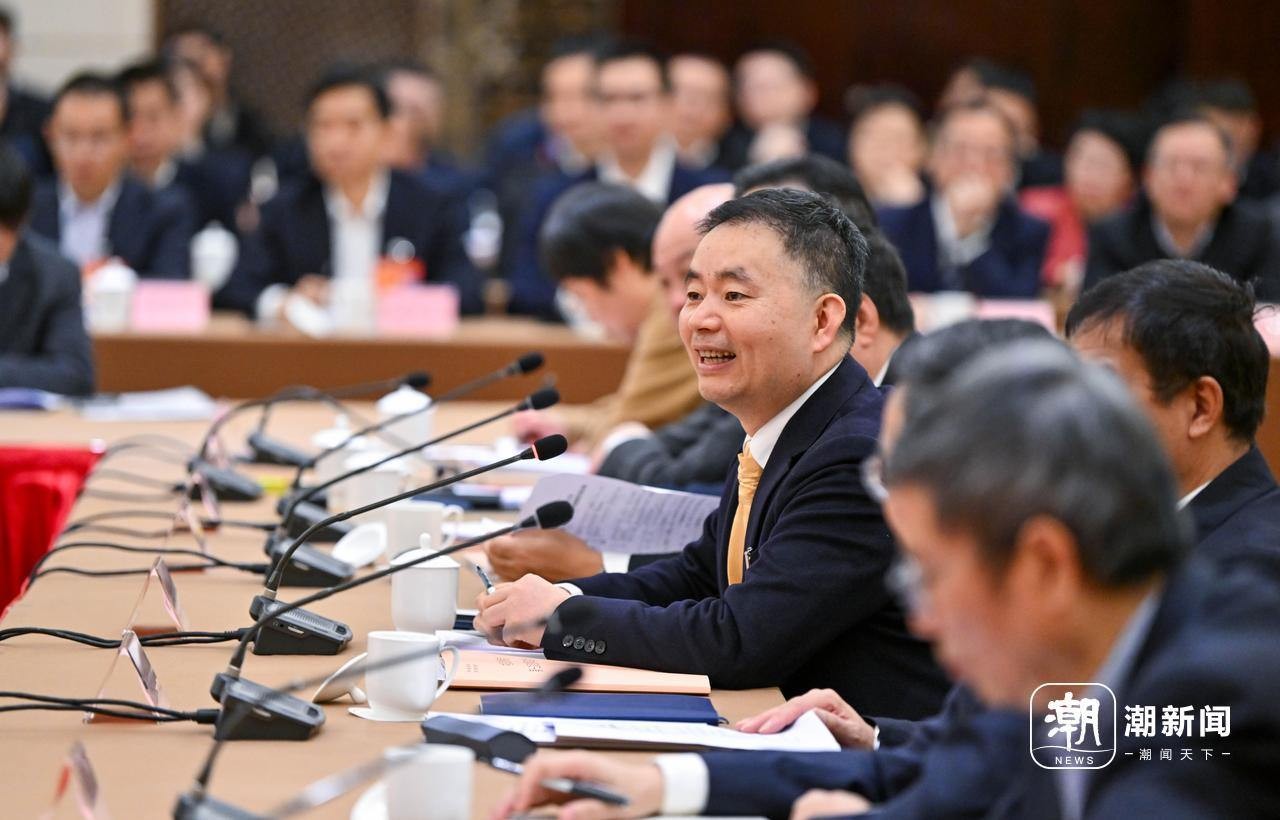 政协委员联组讨论政府工作报告